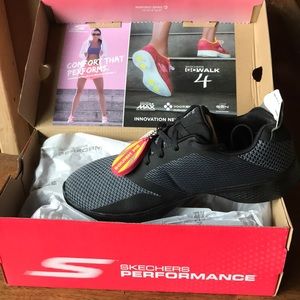 Sketcher Go Walk Shoes 9.5 Brand new in Box.